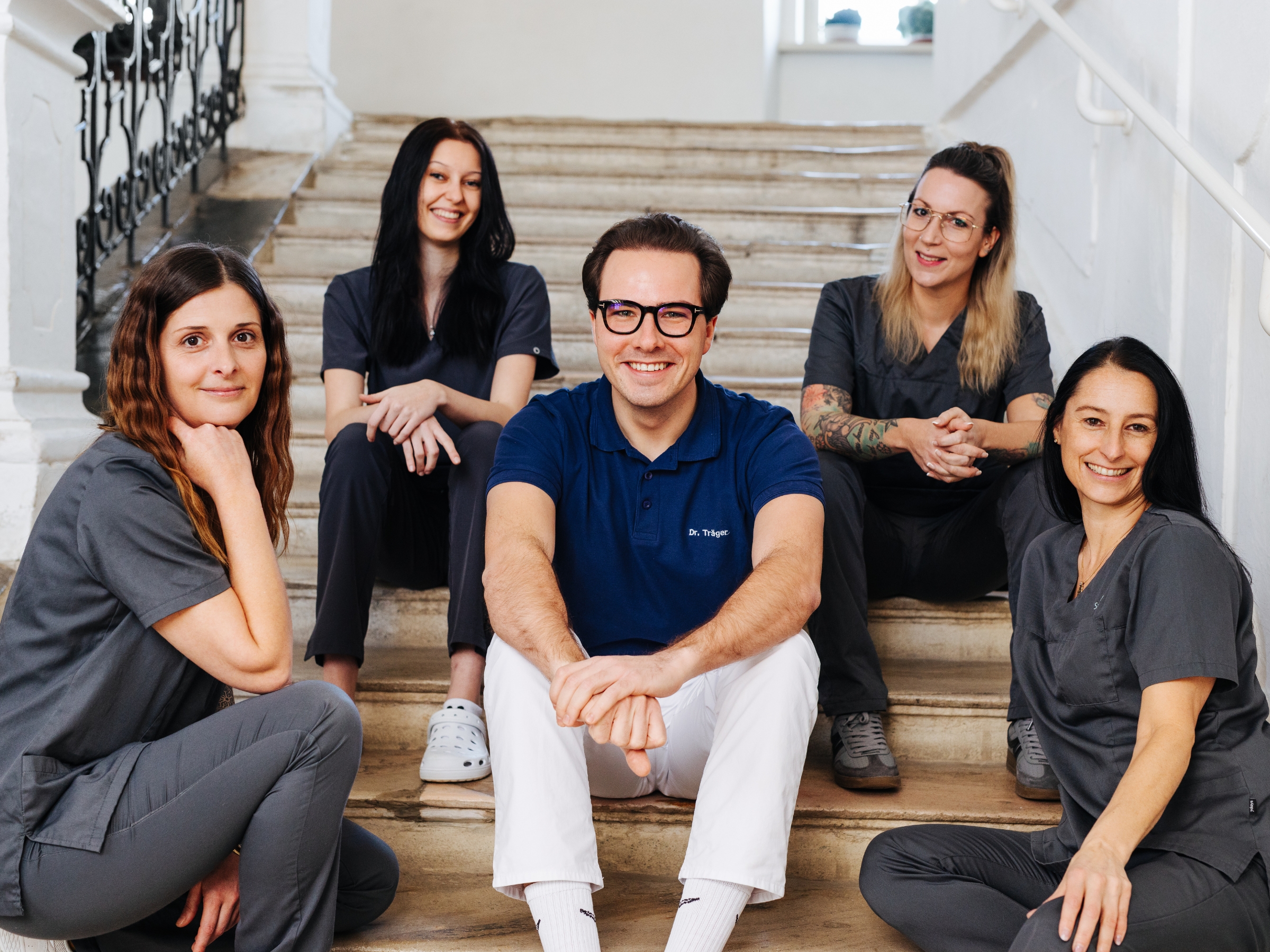 Das Team der Zahnarztpraxis Dr. Träger am Hauptplatz Straßburg